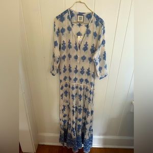 NWT alicia bell bell caftan blue and white paisley size XS. Veronica maxi